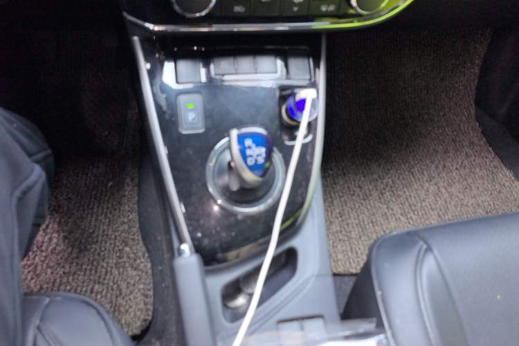 Used Toyota Corolla 2016 Dual-Engine 1.8L E-CVT Pioneer Edition Gear Lever