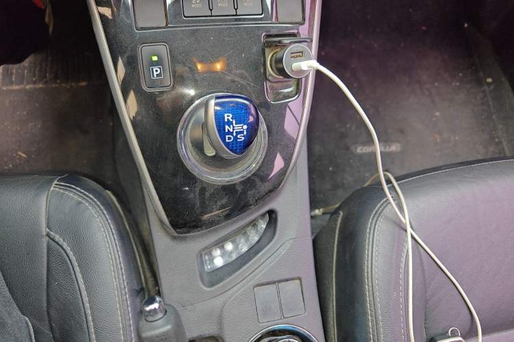 Used Toyota Corolla 2016 Dual-Engine 1.8L E-CVT Elite Edition Gear Lever