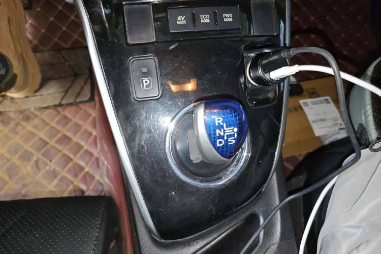 Used Toyota Corolla 2016 Dual-Engine 1.8L E-CVT Leading Edition Gear Lever