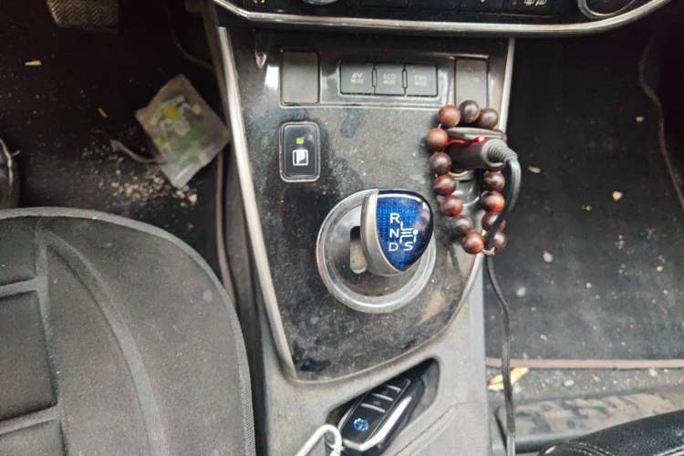 Used Toyota Corolla 2016 Dual-Engine 1.8L E-CVT Pioneer Edition Gear Lever