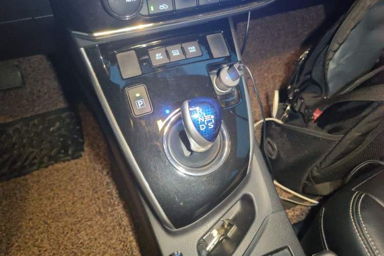 Used Toyota Corolla 2016 Dual-Engine 1.8L E-CVT Leading Edition Gear Lever