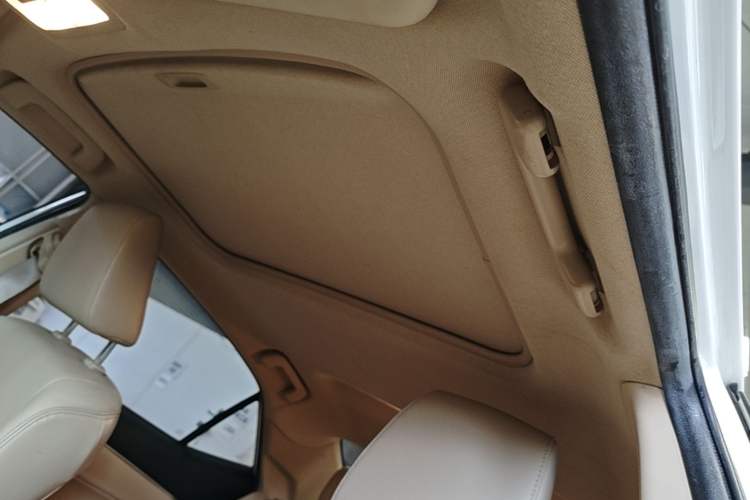 Used Toyota Corolla 2016 Dual-Engine 1.8L E-CVT Elite Edition Headliner