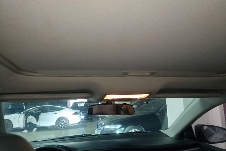 Used Toyota Corolla 2016 1.6L CVT GL-i Cool Edition Headliner