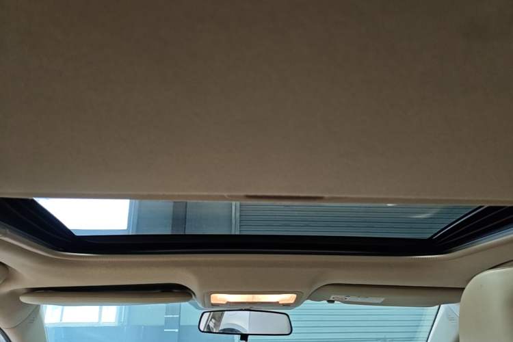 Used Toyota Corolla 2016 Dual-Engine 1.8L E-CVT Elite Edition Headliner