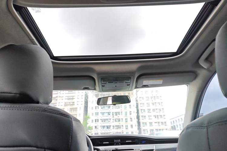 Used Toyota Corolla 2016 Dual-Engine 1.8L E-CVT Leading Edition Headliner