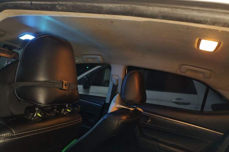 Used Toyota Corolla 2016 Dual-Engine 1.8L E-CVT Pioneer Edition Headliner