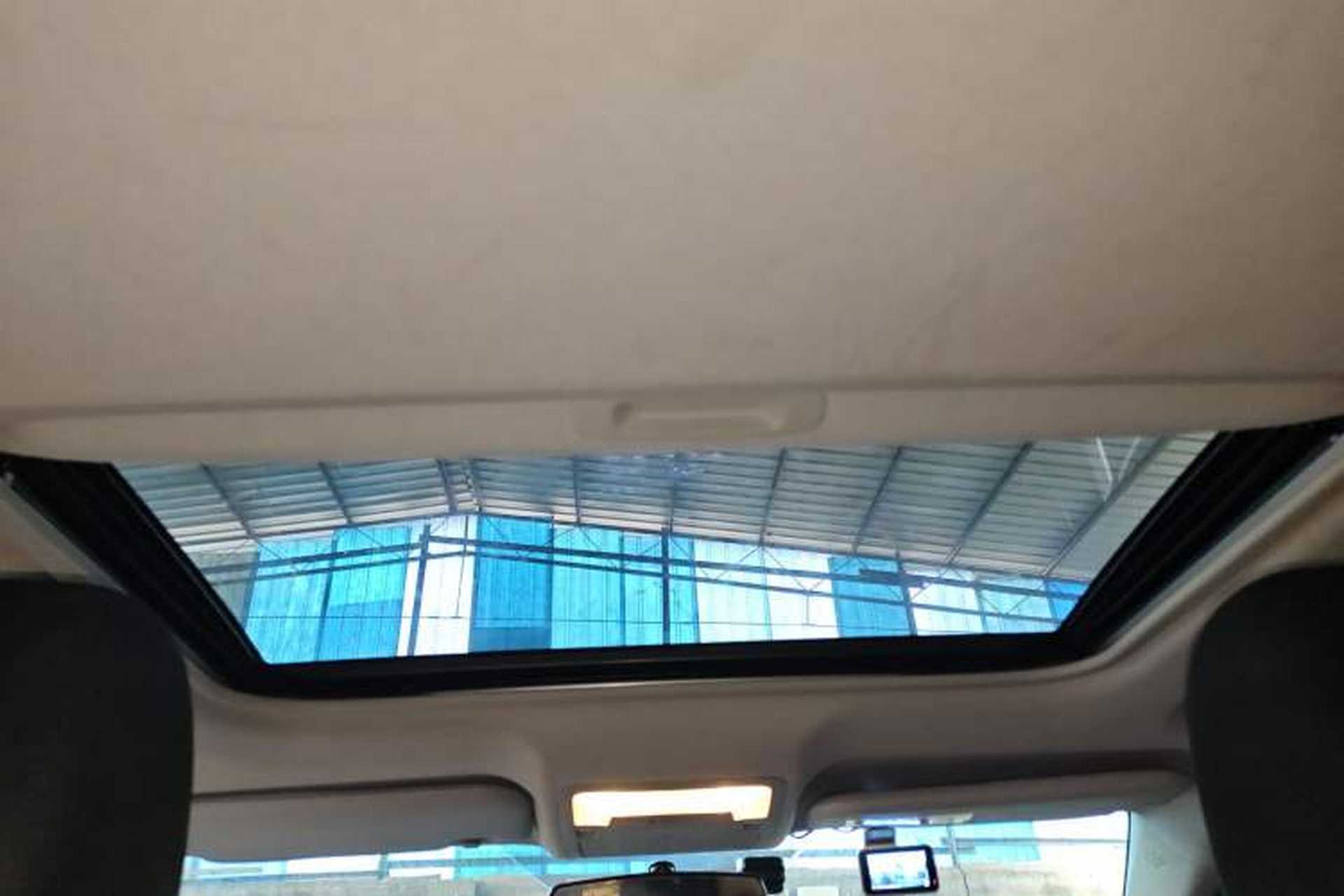 Used Toyota Corolla 2016 Dual-Engine 1.8L E-CVT Leading Edition Headliner