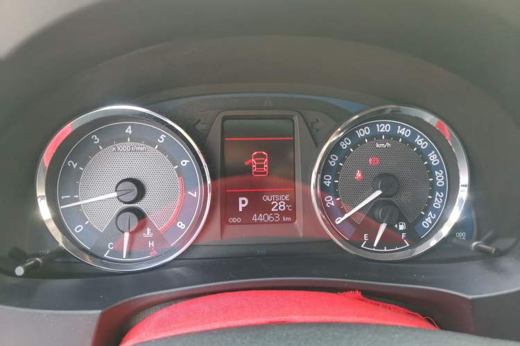 Used Toyota Corolla 2016 1.6L CVT GL-i Cool Edition Instrument Cluster