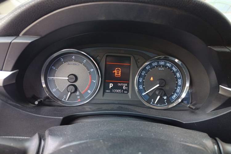 Used Toyota Corolla 2016 1.6L CVT GL-i Cool Edition Instrument Cluster