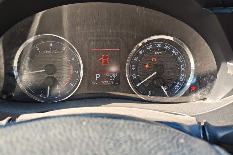 Used Toyota Corolla 2016 1.6L CVT GL-i Cool Edition Instrument Cluster