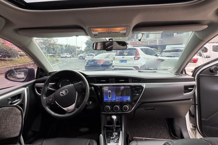 Used Toyota Corolla 2016 1.6L CVT GL-i Cool Edition Interior 1