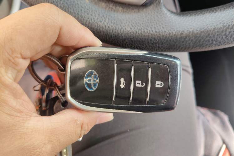 Used Toyota Corolla 2016 Dual-Engine 1.8L E-CVT Leading Edition Interior 1