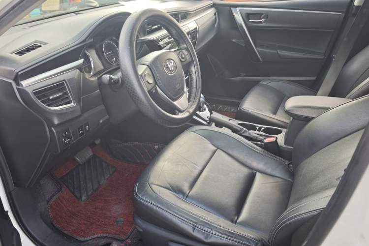 Used Toyota Corolla 2016 Dual-Engine 1.8L E-CVT Elite Edition Interior 3