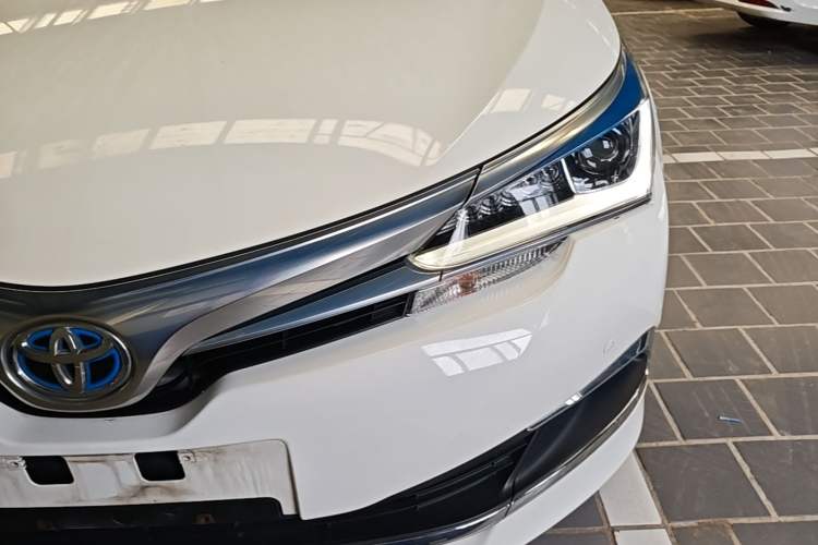 Used Toyota Corolla 2016 Dual-Engine 1.8L E-CVT Elite Edition Left Front Headlight