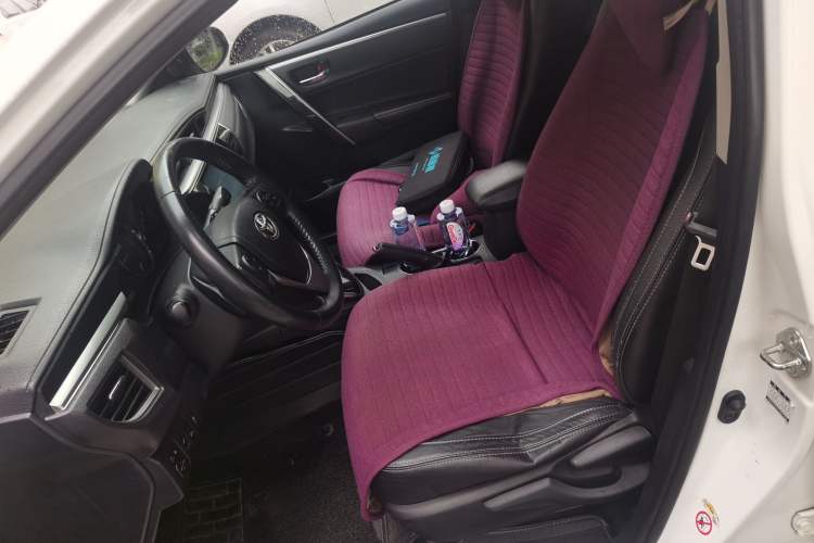 Used Toyota Corolla 2016 Dual-Engine 1.8L E-CVT Elite Edition Left Front Seat