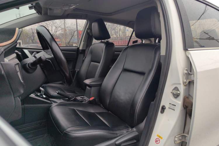 Used Toyota Corolla 2016 Dual-Engine 1.8L E-CVT Leading Edition Left Front Seat