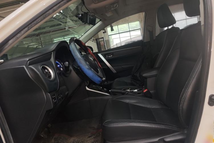 Used Toyota Corolla 2016 Dual-Engine 1.8L E-CVT Elite Edition Left Front Seat