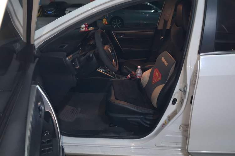 Used Toyota Corolla 2016 Dual-Engine 1.8L E-CVT Elite Edition Left Front Seat