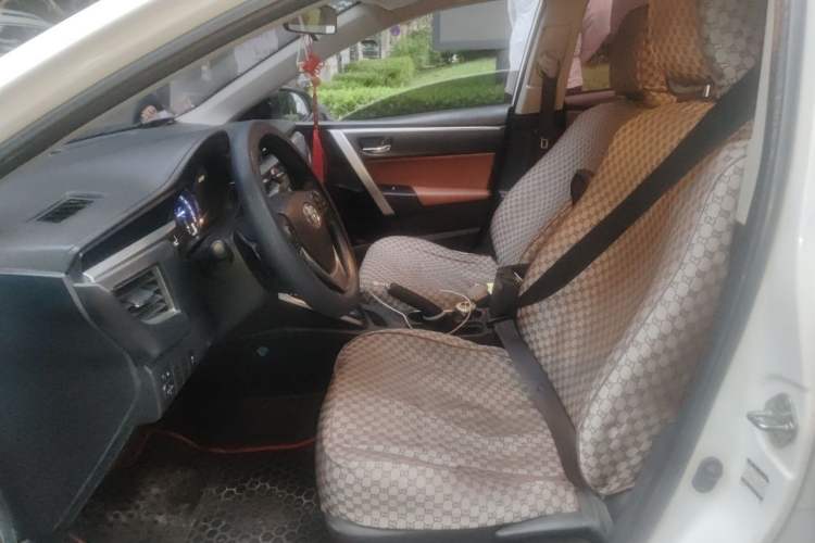 Used Toyota Corolla 2016 Dual-Engine 1.8L E-CVT Pioneer Edition Left Front Seat