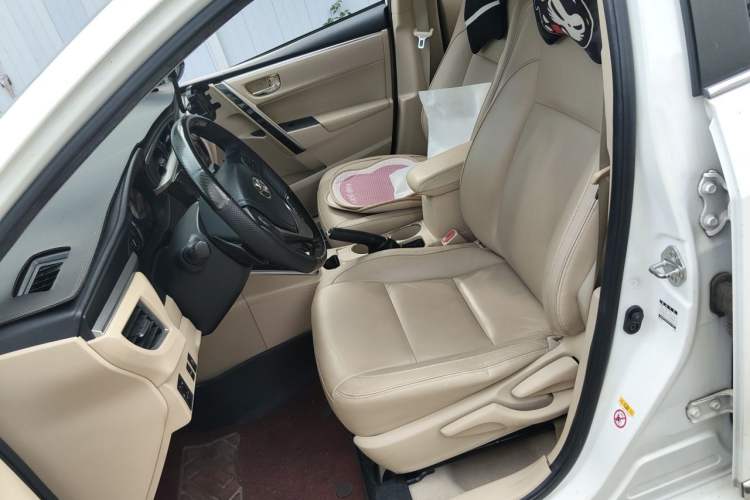 Used Toyota Corolla 2016 Dual-Engine 1.8L E-CVT Elite Edition Left Front Seat