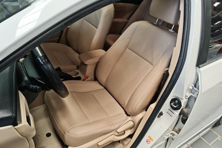 Used Toyota Corolla 2016 Dual-Engine 1.8L E-CVT Elite Edition Left Front Seat