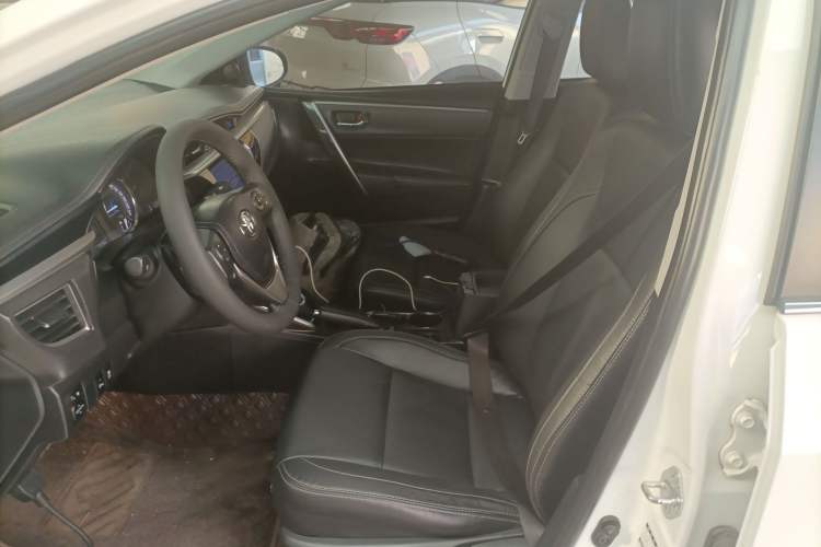 Used Toyota Corolla 2016 Dual-Engine 1.8L E-CVT Elite Edition Left Front Seat