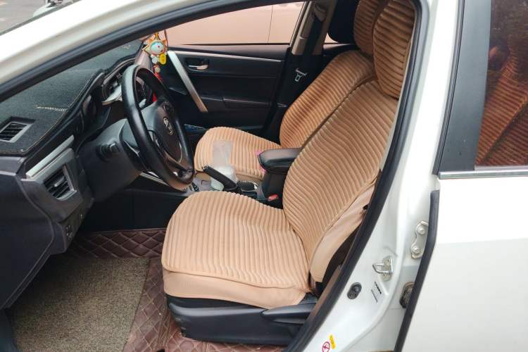 Used Toyota Corolla 2016 Dual-Engine 1.8L E-CVT Luxury Edition Left Front Seat