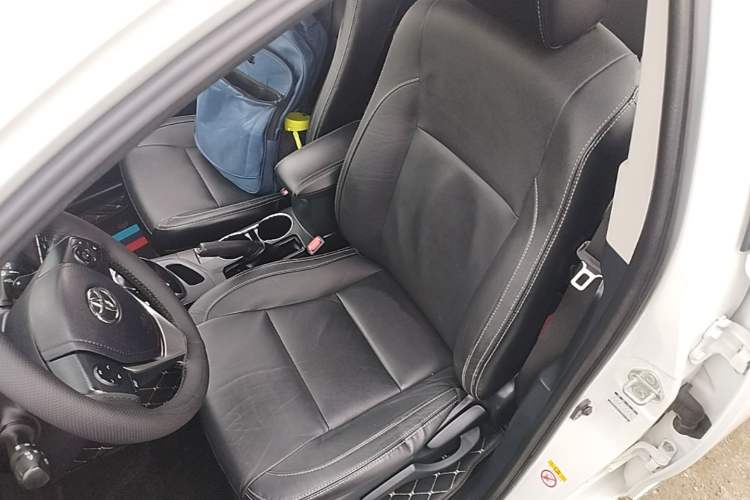 Used Toyota Corolla 2016 Dual-Engine 1.8L E-CVT Elite Edition Left Front Seat