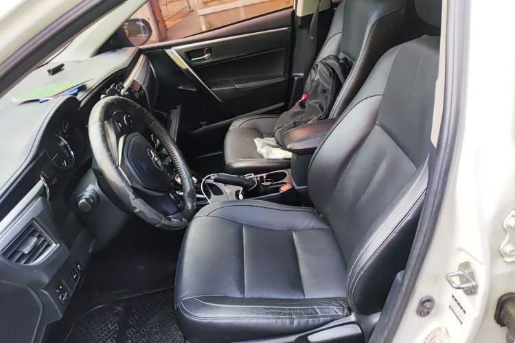 Used Toyota Corolla 2016 Dual-Engine 1.8L E-CVT Elite Edition Left Front Seat