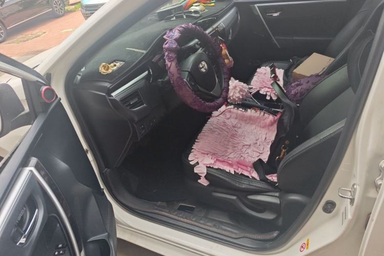 Used Toyota Corolla 2016 Dual-Engine 1.8L E-CVT Elite Edition Left Front Seat