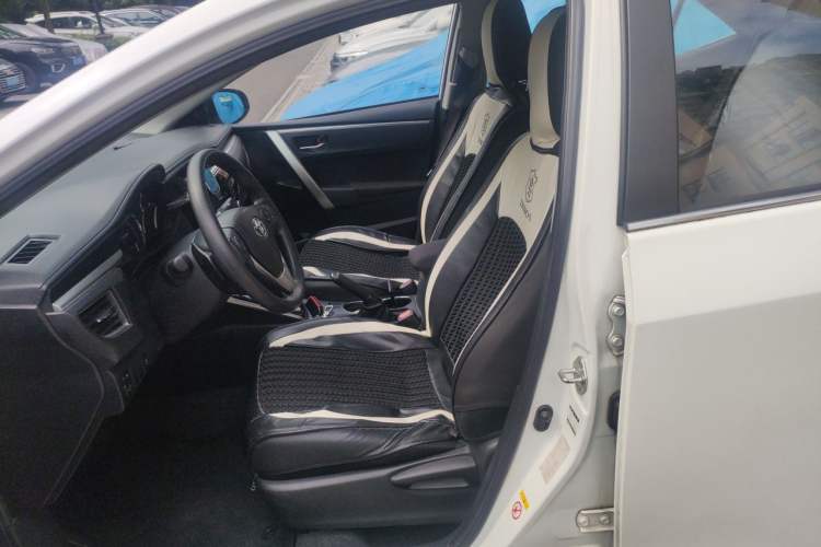 Used Toyota Corolla 2016 Dual-Engine 1.8L E-CVT Leading Edition Left Front Seat