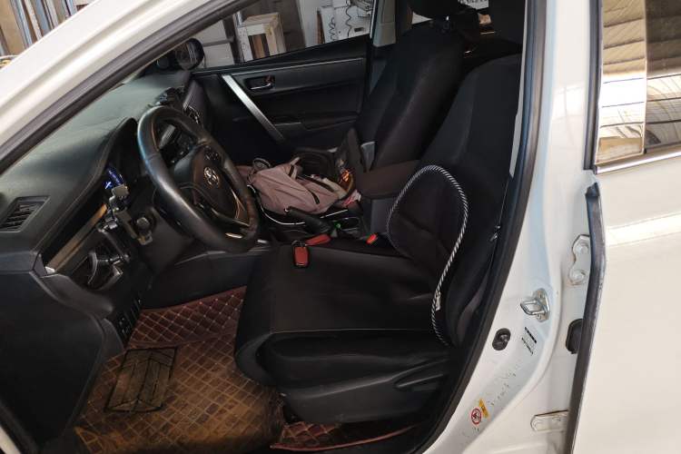 Used Toyota Corolla 2016 Dual-Engine 1.8L E-CVT Leading Edition Left Front Seat