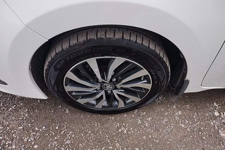Used Toyota Corolla 2016 Dual-Engine 1.8L E-CVT Elite Edition Left Front Wheel Hub