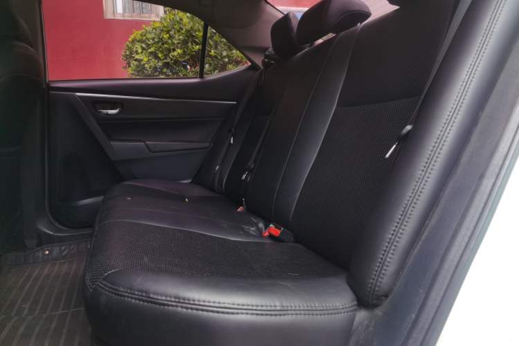 Used Toyota Corolla 2016 Dual-Engine 1.8L E-CVT Pioneer Edition Left Rear Seat