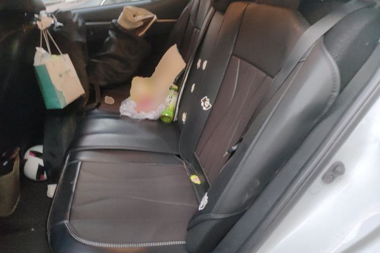 Used Toyota Corolla 2016 Dual-Engine 1.8L E-CVT Pioneer Edition Left Rear Seat