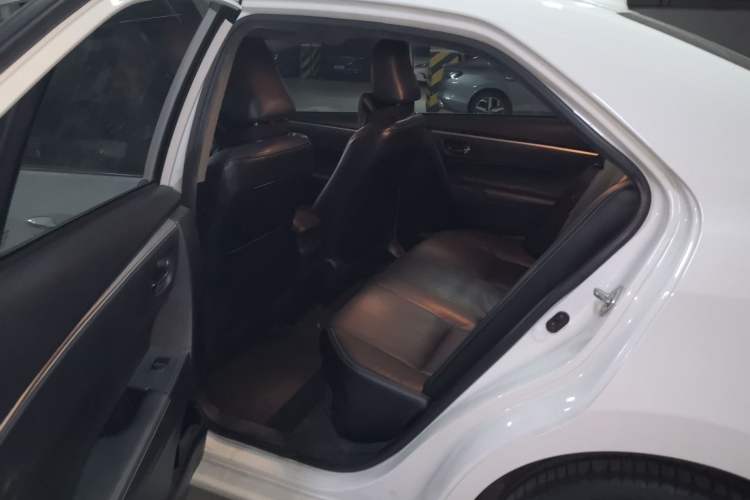 Used Toyota Corolla 2016 Dual-Engine 1.8L E-CVT Elite Edition Left Rear Seat