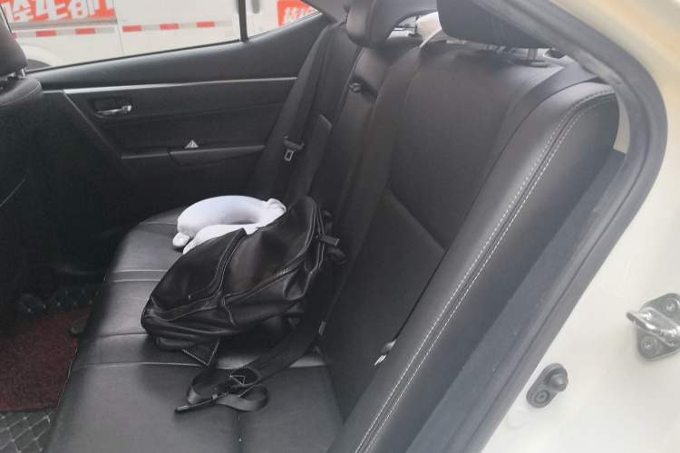 Used Toyota Corolla 2016 Dual-Engine 1.8L E-CVT Elite Edition Left Rear Seat
