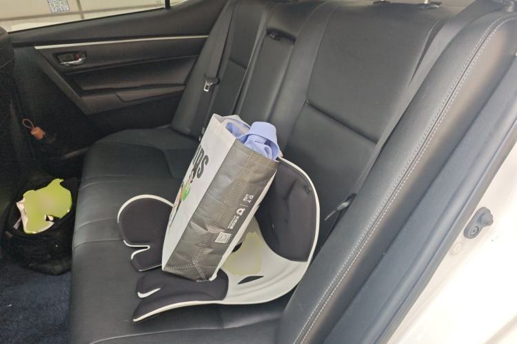 Used Toyota Corolla 2016 Dual-Engine 1.8L E-CVT Elite Edition Left Rear Seat