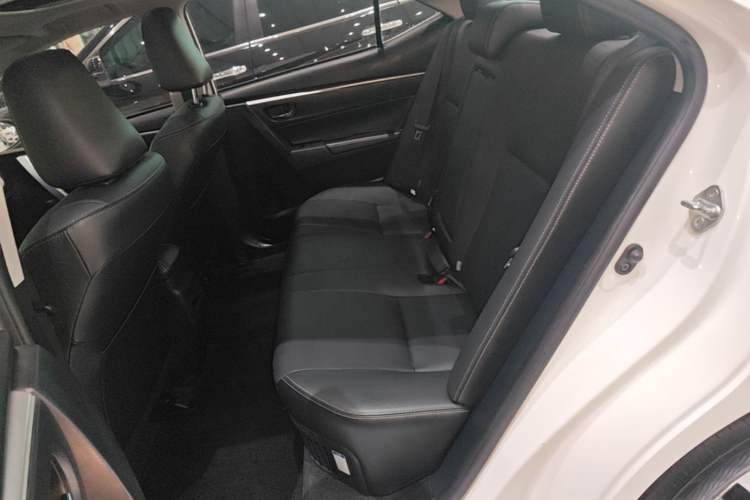 Used Toyota Corolla 2016 Dual-Engine 1.8L E-CVT Elite Edition Left Rear Seat