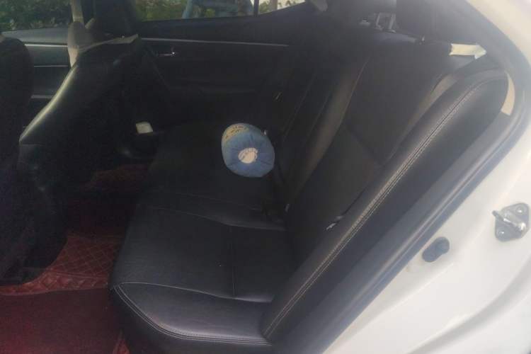Used Toyota Corolla 2016 Dual-Engine 1.8L E-CVT Elite Edition Left Rear Seat