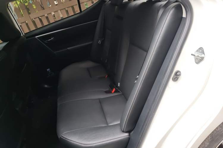 Used Toyota Corolla 2016 Dual-Engine 1.8L E-CVT Elite Edition Left Rear Seat