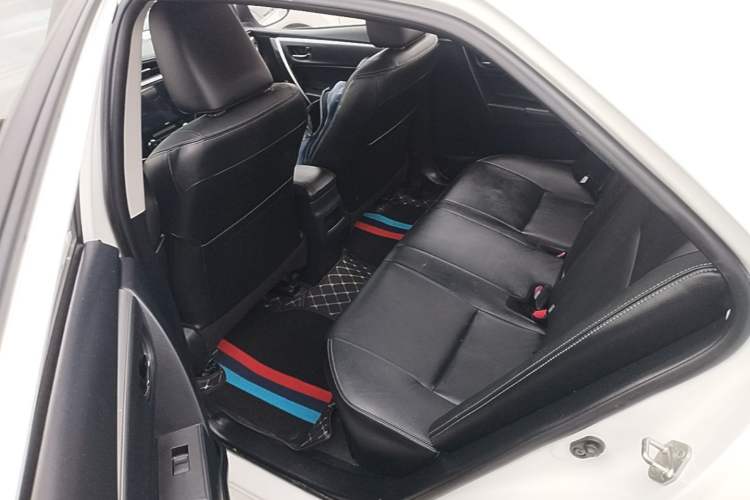 Used Toyota Corolla 2016 Dual-Engine 1.8L E-CVT Elite Edition Left Rear Seat