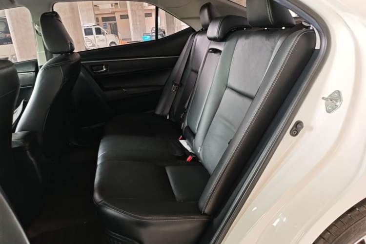 Used Toyota Corolla 2016 Dual-Engine 1.8L E-CVT Elite Edition Left Rear Seat