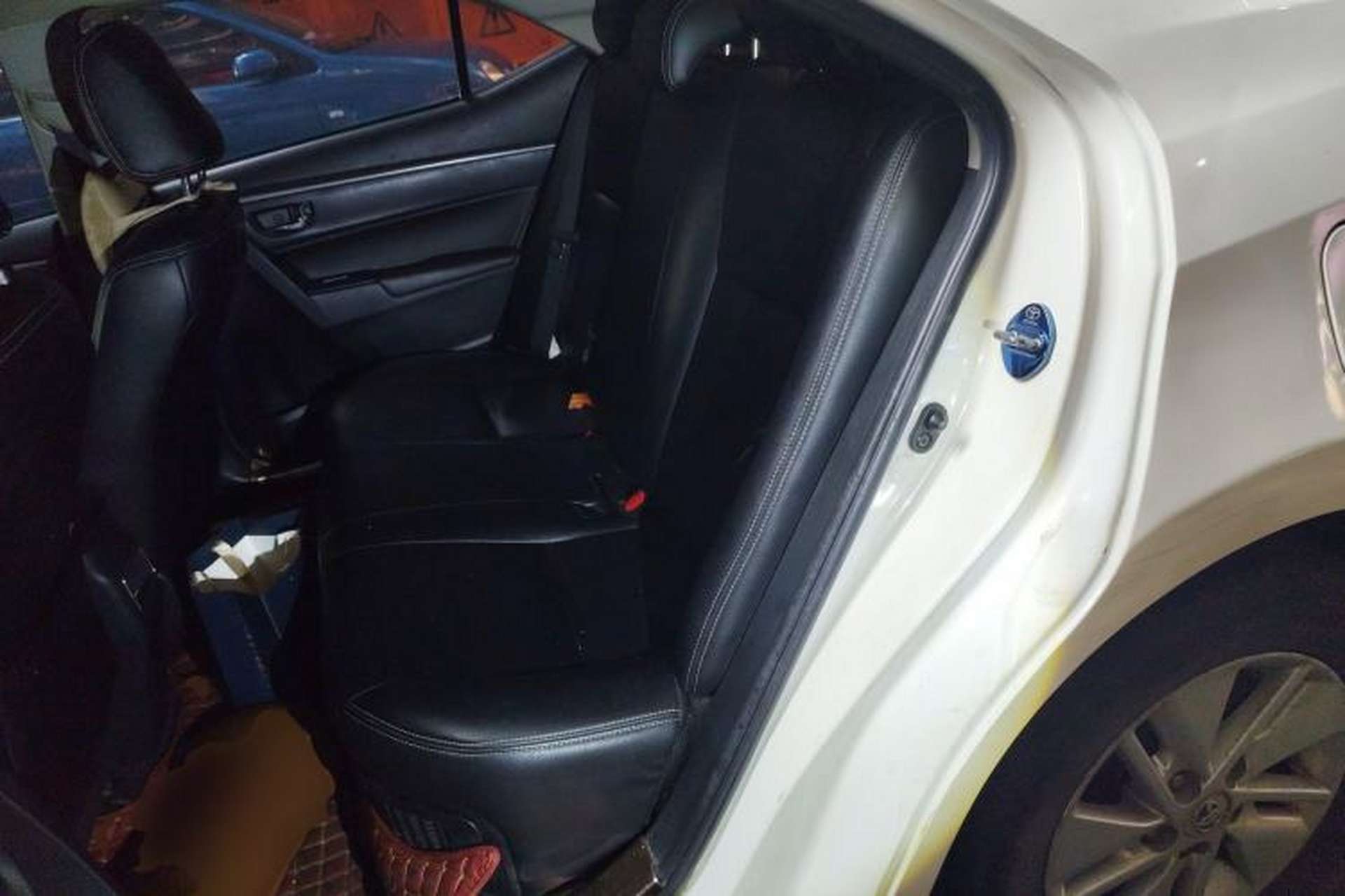 Used Toyota Corolla 2016 Dual-Engine 1.8L E-CVT Pioneer Edition Left Rear Seat