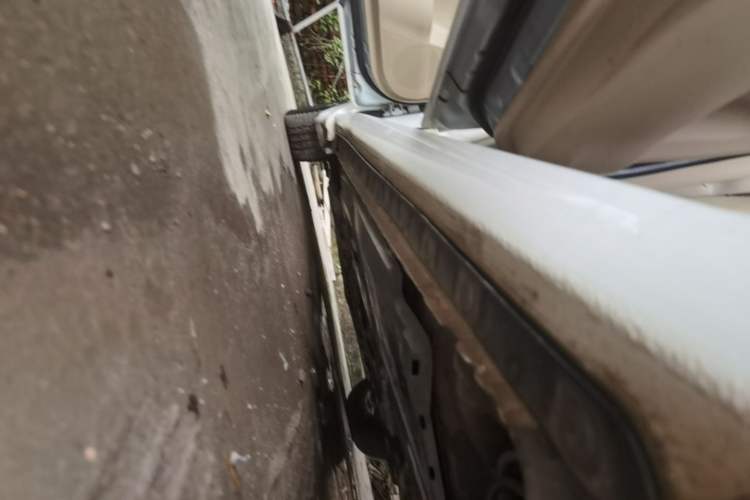 Used Toyota Corolla 2016 Dual-Engine 1.8L E-CVT Elite Edition Left Side Sill
