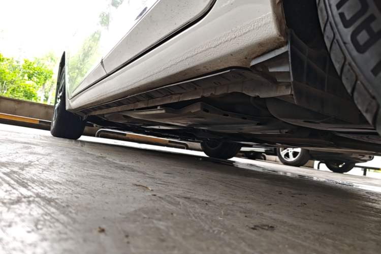 Used Toyota Corolla 2016 Dual-Engine 1.8L E-CVT Elite Edition Left Side Sill