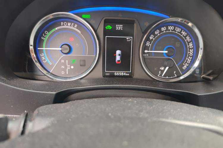 Used Toyota Corolla 2016 Dual-Engine 1.8L E-CVT Pioneer Edition Odometer Close Up