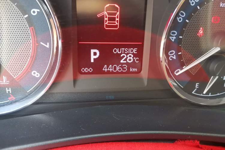 Used Toyota Corolla 2016 1.6L CVT GL-i Cool Edition Odometer Close Up