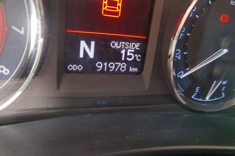 Used Toyota Corolla 2016 1.6L CVT GL-i Cool Edition Odometer Close Up