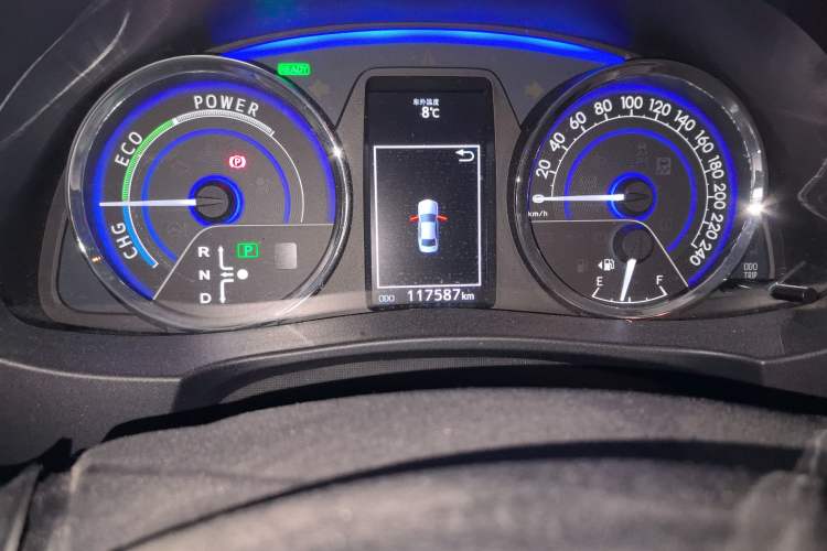 Used Toyota Corolla 2016 Dual-Engine 1.8L E-CVT Elite Edition Odometer Close Up